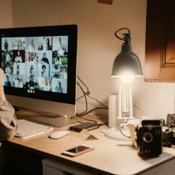 LEDVANCE SUN@Home Classic A 40 E27 9 W CCT 922