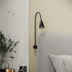 LED-væglampe Tuso, sort, sengemontering, metal