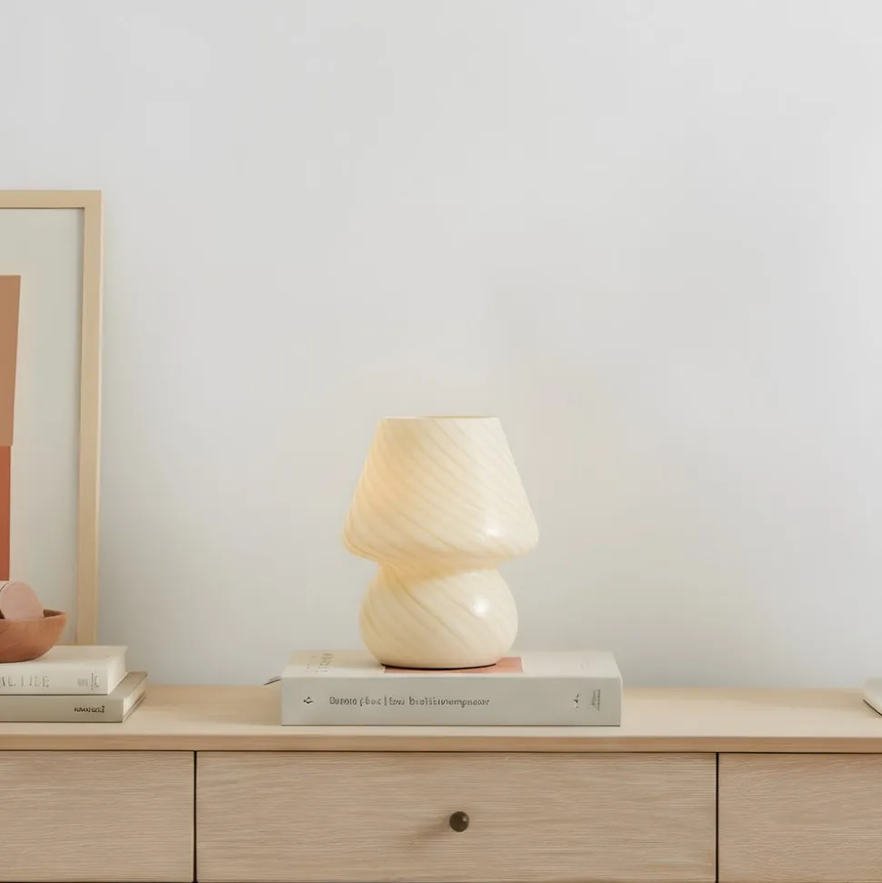 Lindby Andriana bordlampe, gul/hvid, glas, Ø 15 cm