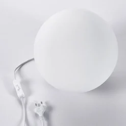 Lindby bordlampe Marike, hvid, glas, kugle, Ø 25 cm, E27