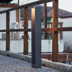 Lindby Emima LED-gadelampe lavet af aluminium 100 cm
