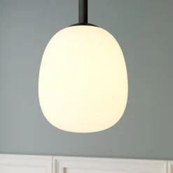 Lindby Etiena pendellampe, 5 lyskilder, opal glas