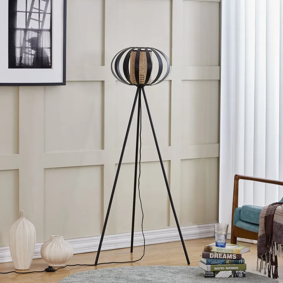 Lindby gulvlampe Tamira, sort, rattan, 143 cm høj, E27