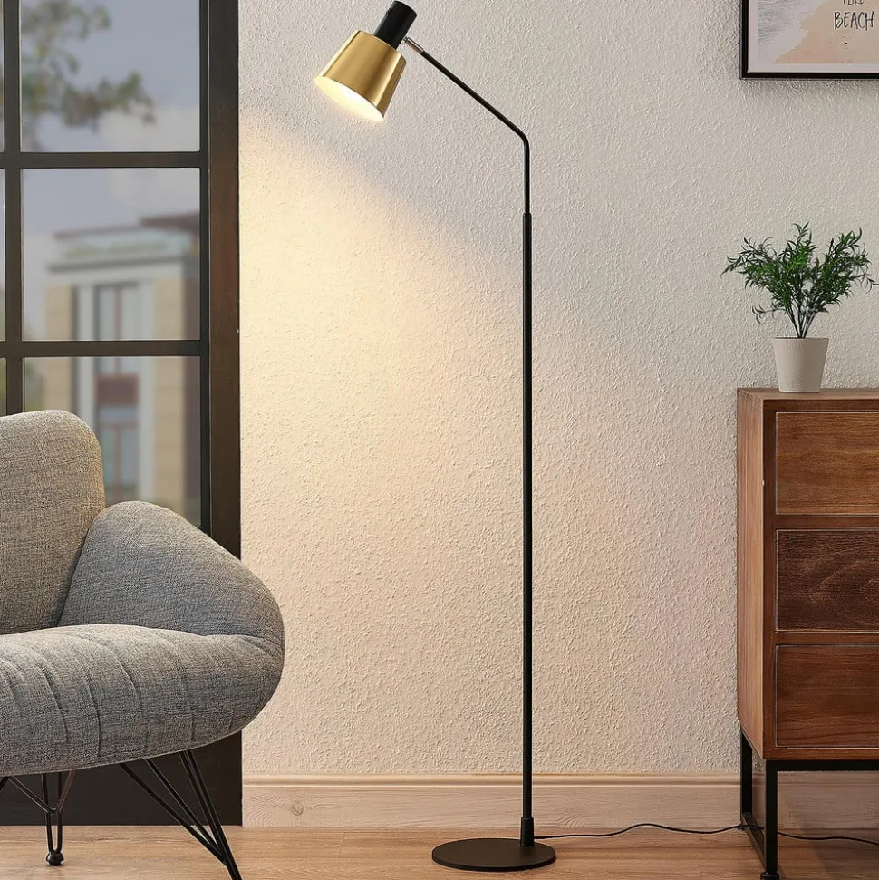 Lindby gulvlampe Vlada, 144 cm, messing, sort, metal