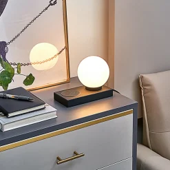 Lindby Junis bordlampe, sort, opladningsfunktion