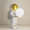 Lindby Kosmo bordlampe, hvid/guld, keramik, glas