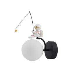 Lindby Kosmo væglampe, plast, astronaut, 30 cm høj