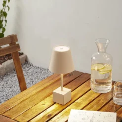 Lindby LED genopladelig bordlampe Janea CUBE, beige, metal