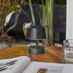 Lindby LED genopladelig bordlampe Nalani, 13 cm høj, IP44, dæmpbar
