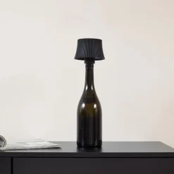 Lindby LED-bordlampe Linor, sort, USB, touch-dimmer