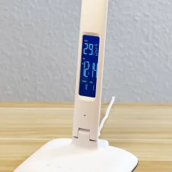 Lindby LED-bordlampe Ludmilla, højde 34 cm, hvid, display