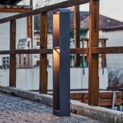 Lindby LED-gadelampe Darko, 100 cm, grå, metal, IP54