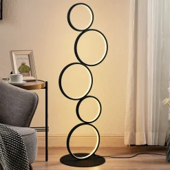 Lindby LED-gulvlampe Jacek, sort, metal, 110 cm, ringe