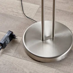 Lindby LED-gulvlampe Yveta, nikkelfarvet, metal, dæmpbar