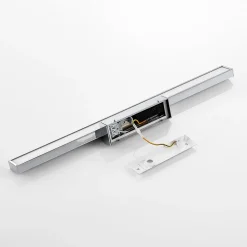 Lindby LED-spejllampe Alenia, 60 cm, krom, aluminium, IP44