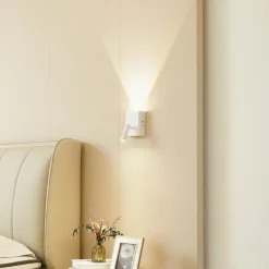 Lindby LED-væglampe Agit, hvid, metal, touchdæmper