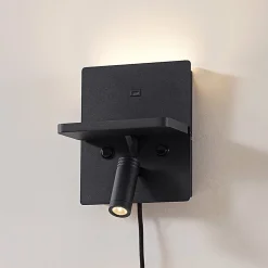 Lindby LED-væglampe Auden, sort, stik, ladestation
