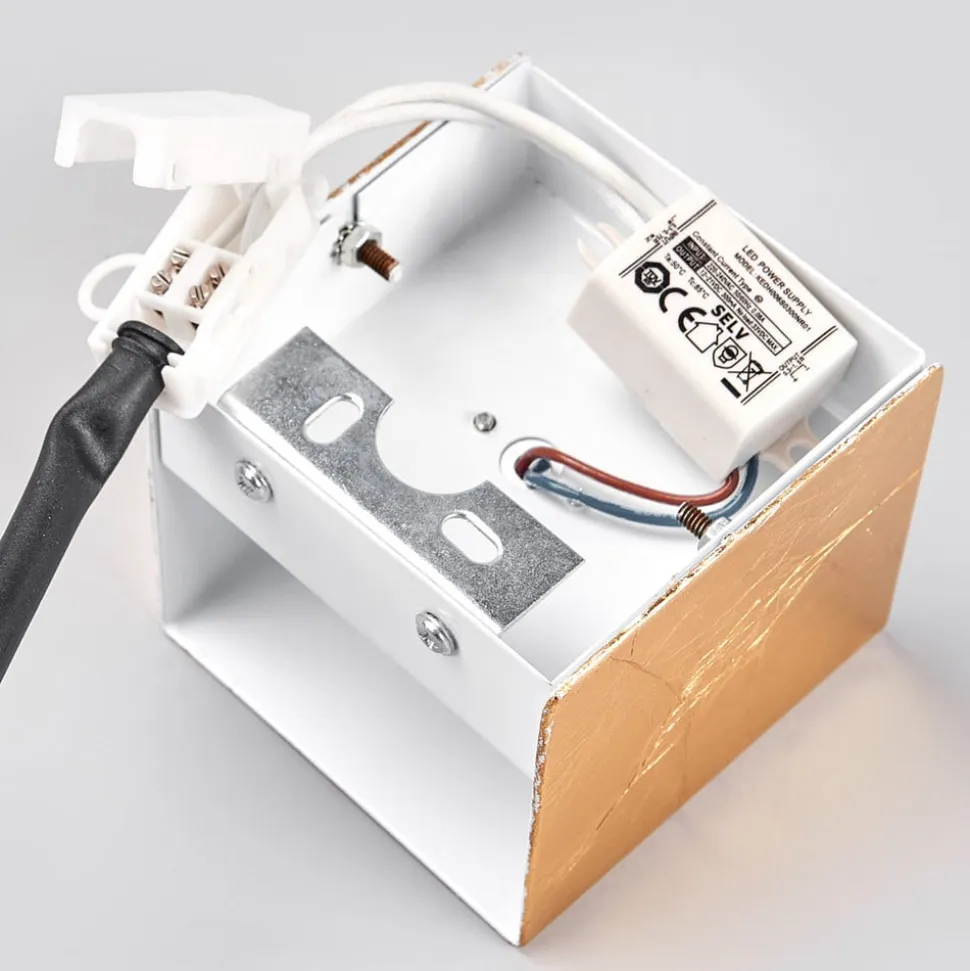 Lindby LED-væglampe Quentin, 9 cm bred, guldfarvet, metal