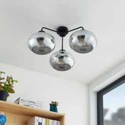Lindby loftlampe Navidia, Ø 67 cm, sort, røgfarvet glas