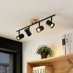 Lindby loftlampe Xiomara, 4 lyskilder, 68 cm lang, træ