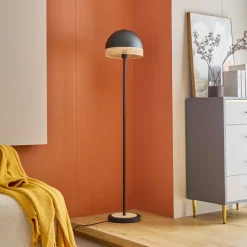 Lindby Lonnaris gulvlampe med rattan, sort