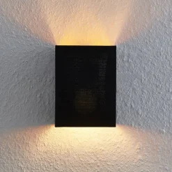 Lindby Lukani væglampe, kantet