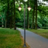Lindby Madea udendørslampe, grå, 2 lyskilder, 212 cm, E27, IP44