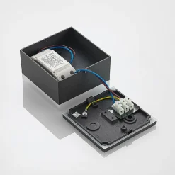Lindby Mathea udendørs LED-loftlampe, kantet
