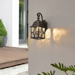 Lindby Purnima væglampe i lygte-look