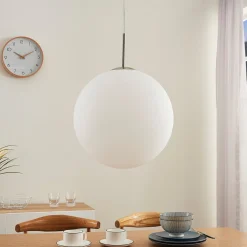 Lindby Rhona pendellampe, opalglaskugle, 30 cm