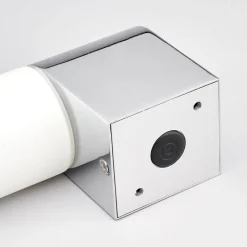 Lindby spejllampe Melike, 27 cm, krom, IP44, stikkontakt