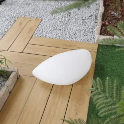 Lindby udendørs gulvlampe Arani, hvid, plast, stik