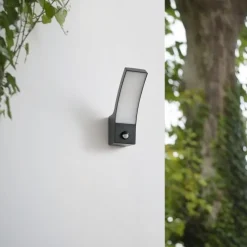 Lindby udendørs LED-væglampe Ilvita, sensor, antracit, IP54