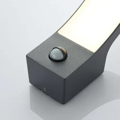 Lindby udendørs LED-væglampe Ilvita, sensor, antracit, IP54