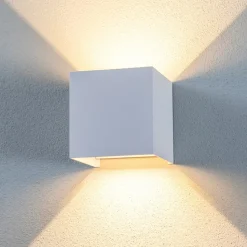 Lindby udendørs LED-væglampe Nivar, kantet, hvid, metal, IP54