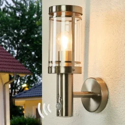 Lindby udendørs væglampe Djori, sensor, aluminiumsfarvet, E27