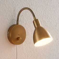 Lindby væglampe Amrei, antik messing, 42 cm, stik, dæmpbar