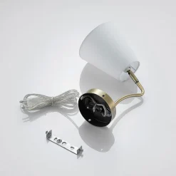 Lindby væglampe Ethan, hvid/gammel messing, stik, 28 cm, E14