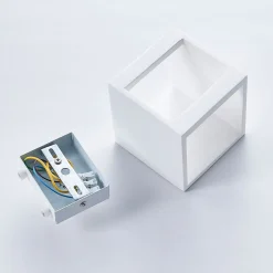 Lindby væglampe Kay, hvid, gips, 11,5 x 11,5 cm