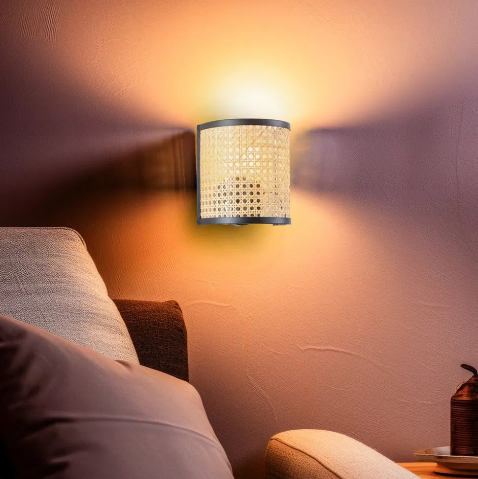 Lindby væglampe Yaelle, 20 cm høj, rattan, sort, E27