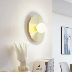 Lindby væglampe Zain, guld/hvid, glas, Ø 33 cm, G9