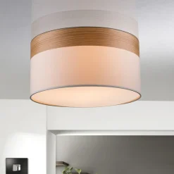Loftlampe Libba med afstand i cremefarvet træ
