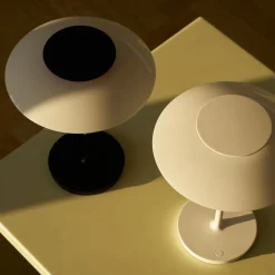 Louis Poulsen LED-bordlampe PH 80, hvid/rød/krom IP44