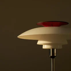 Louis Poulsen LED-bordlampe PH 80, hvid/rød/krom IP44