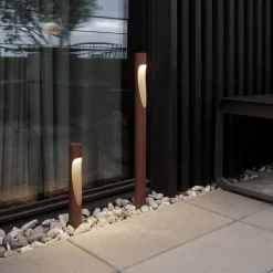 Louis Poulsen vejlampe Flindt, 927, corten 70 cm base 24 V