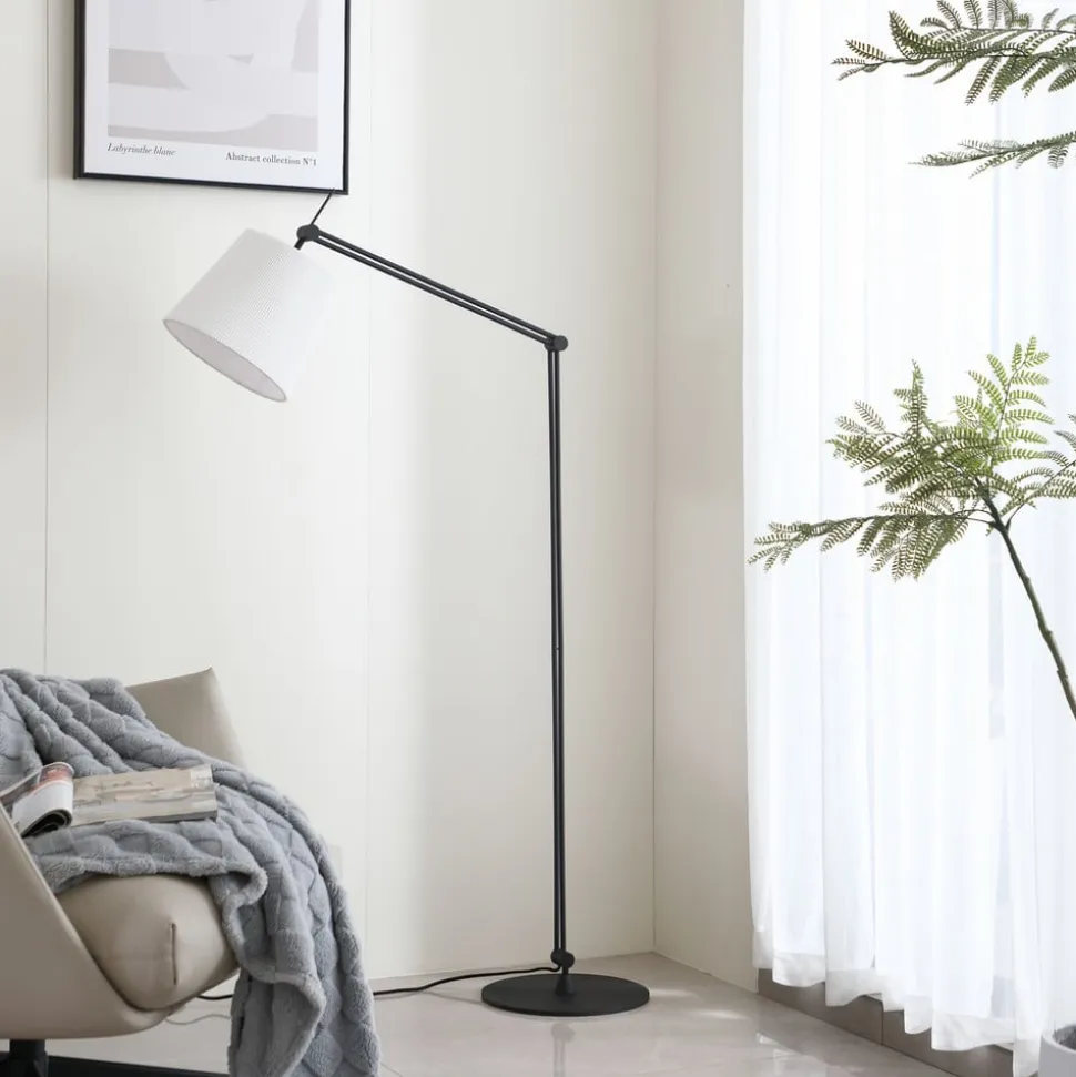 Lucande gulvlampe Caelia, sort, tekstil, justerbar