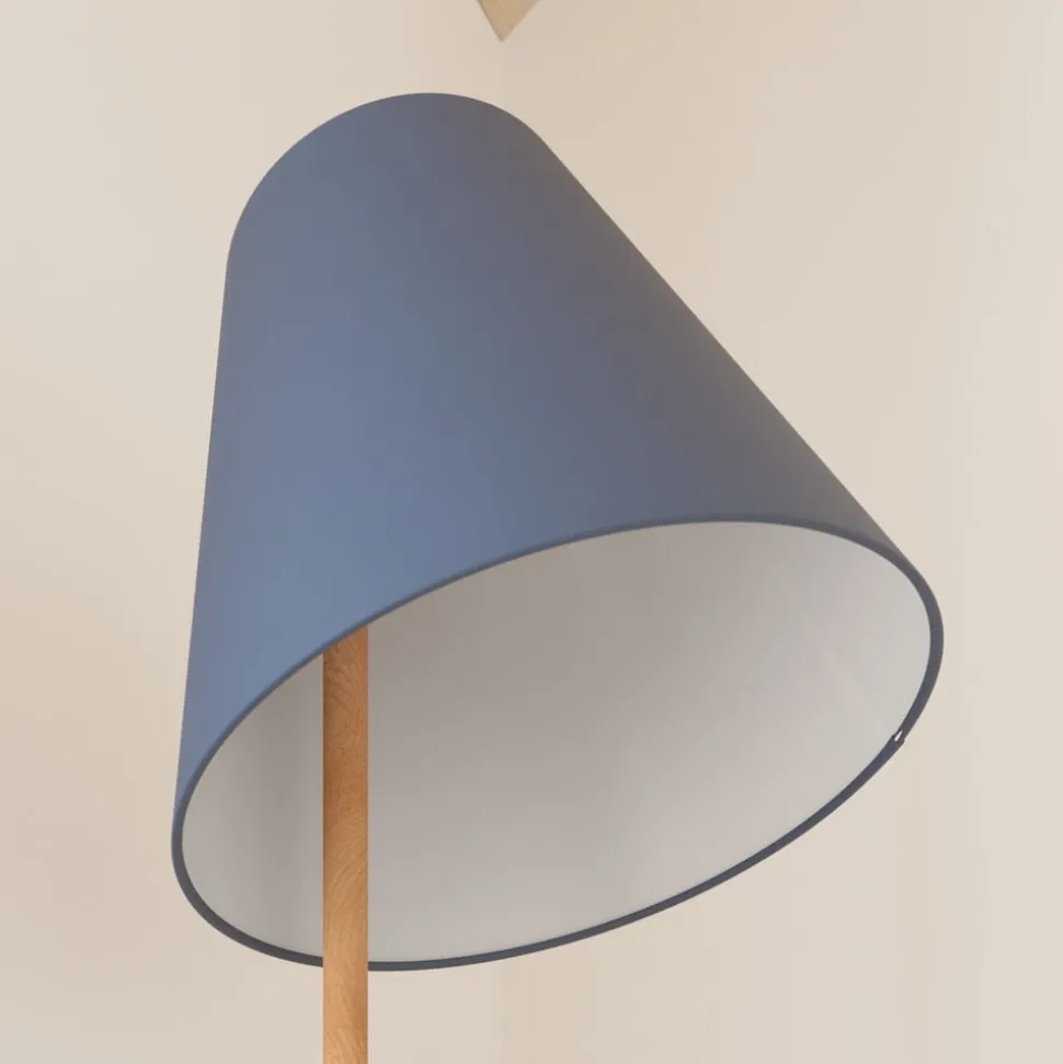 Lucande gulvlampe Jinda, blå, træ, stof, 160 cm, E27