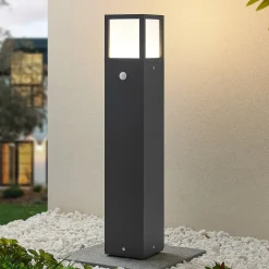 Lucande LED-gadelampe Dewari, bevægelsessensor, 65 cm, IP54