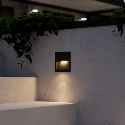 Lucande LED-vægindbygningslampe Loya, 11,5x11,5 cm, grå, IP54