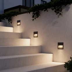 Lucande LED-vægindbygningslampe Loya, 11,5x11,5 cm, grå, IP54